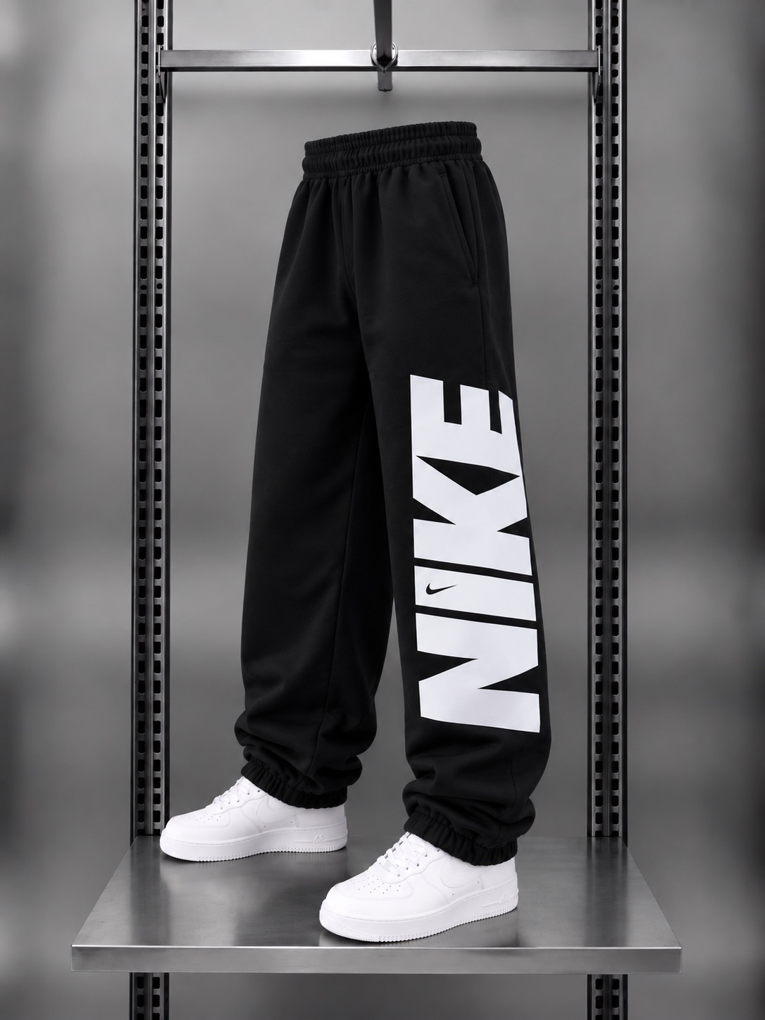 NIKE BIG LOGO